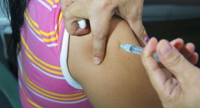 Vaccin anti-HPV : de nouveaux effets indésirables évalués