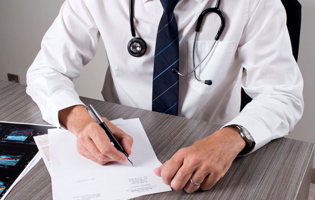 Etudiants en médecine : l’ophtalmologie leur tape dans l’œil