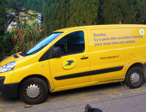 Médicaments en pilulier : un nouveau service de livraison avec la Poste