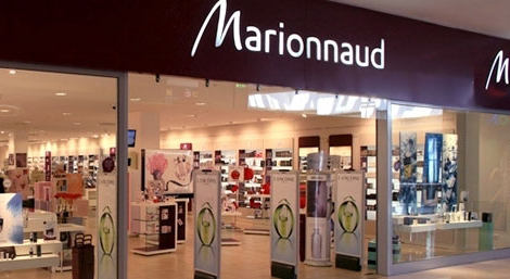 Pour le marché des produits de beauté, les magasins et les canaux Internet sont complémentaires