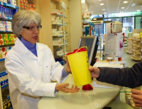 DASTRI : la moitié des pharmaciens proposent systématiquement une boîte à aiguilles
