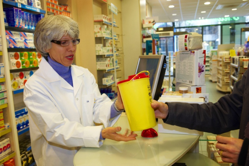 DASTRI : la moitié des pharmaciens proposent systématiquement une boîte à aiguilles