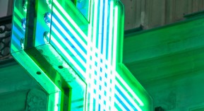 Paris&nbsp;: un défibrillateur devant chaque pharmacie d’ici 2018