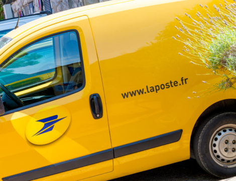 Livraison à domicile : La Poste retravaille son expérimentation et l’étend avec l’appui de Giphar