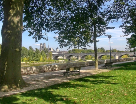 Transactions d’officines : l’attraction de Tours et Orléans dans le Centre-Val de Loire