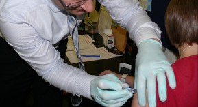 Vaccination : un risque professionnel modéré