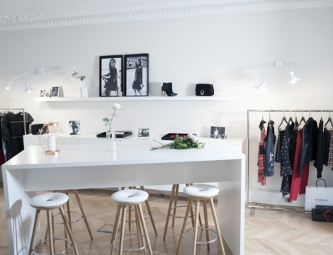 Morgan ouvre son appartement