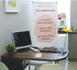 © ARMPL3237_VAP_LaTeledermatologie.qcd-60-image_I2 - Les patients sont tous reçus dans l’espace de confidentialité où sont réalisés les clichés des lésions de la peau.