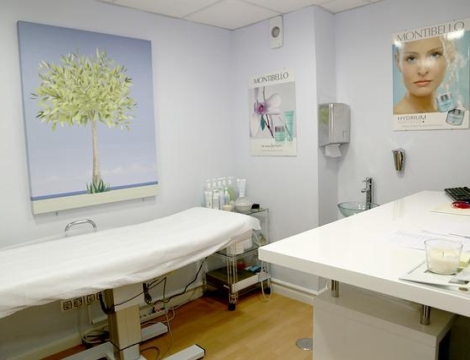 Grippe : Agnès Buzyn veut aussi des vaccins chez les médecins