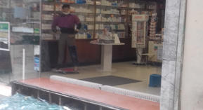 Explosion de gaz à Paris : la vitrine d’une pharmacie soufflée