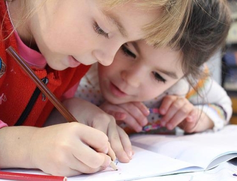 Fournitures scolaires : une thématique originale en pharmacie à la rentrée