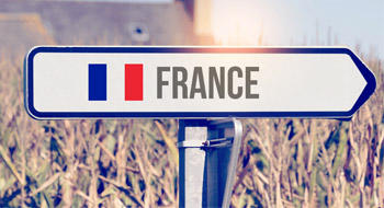 Pénuries de médicaments : la question du rapatriement industriel est sérieusement posée