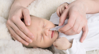 Bronchiolite du nourrisson : conseils pour un lavage de nez efficace