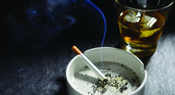 Tabac, alcool, antibiotiques : les mauvaises habitudes des Français