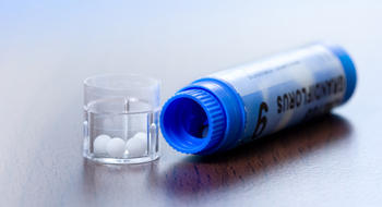 Homéopathie remboursée à 15 % : cas pratiques pour la facturation