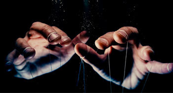 Dispensation adaptée : un pharmacien pantin ?