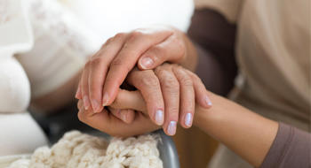 Fin de vie : les médicaments de sédation profonde bientôt disponibles en ville