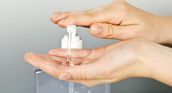 Préparation, distribution, prix des solutions hydroalcooliques : faisons le point