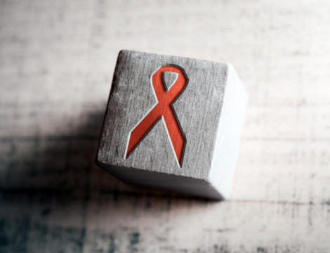 Autotests VIH : une pharmacie sur trois propose un collecteur Dasri