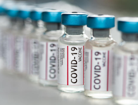 Vaccin Comirnaty : comment 4000 officines se préparent à la livraison