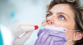 Baisse des tarifs des tests Covid-19 : la « double logique » de l’Assurance maladie