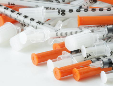 Vaccin anti-Covid-19 : 2 euros pour préparer les seringues unidoses pour les médecins