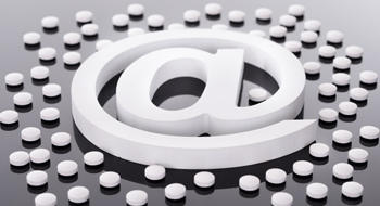 Publicité sur les médicaments : les pharmaciens français disent merci au gouvernement