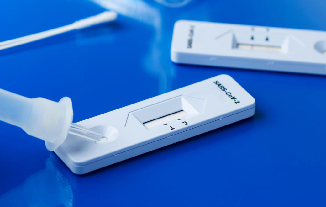 Variant Omicron : les autotests et tests antigéniques Covid-19 moins sensibles ?