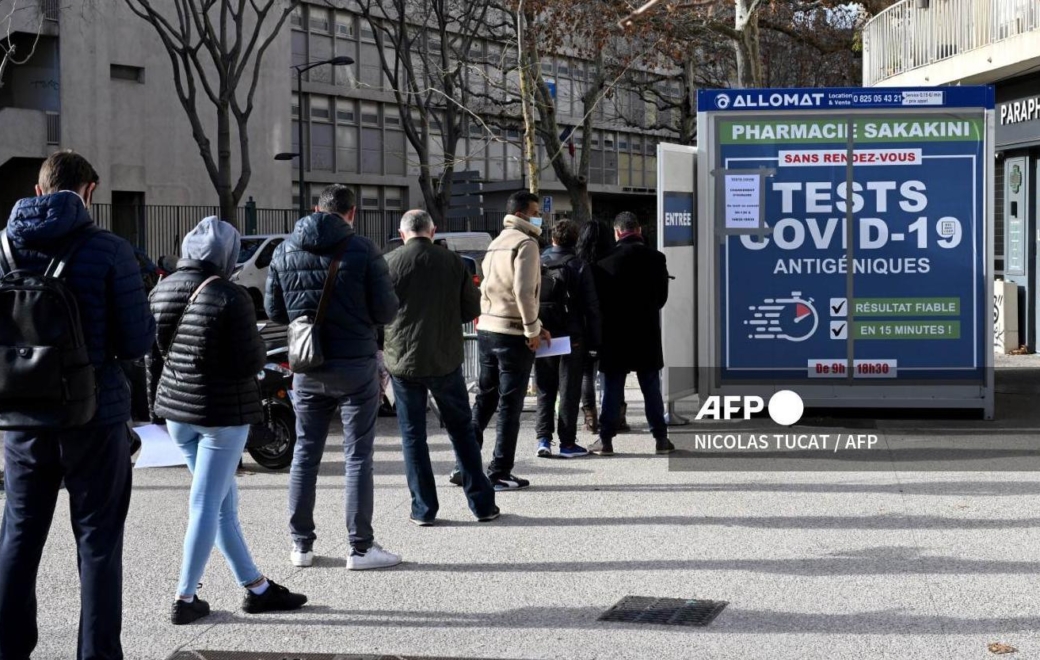 Dépistage Covid-19 : une priorisation des tests pour faire face à Omicron