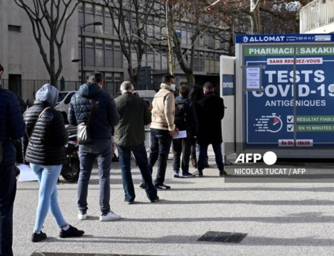 Dépistage Covid-19 : une priorisation des tests pour faire face à Omicron