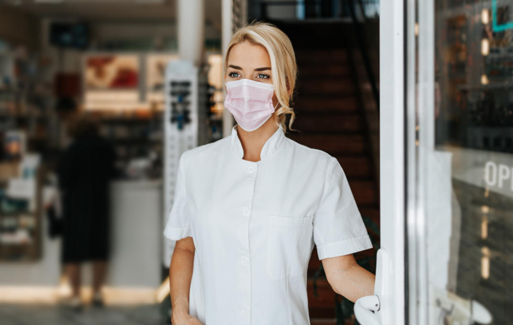 Tests et vaccinations anti-Covid-19 : l&rsquo;autorisation d&rsquo;ouvrir l&rsquo;officine le dimanche est prolongée