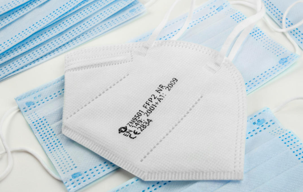 Covid-19 : le masque FFP2, celui que l&rsquo;on s&rsquo;arrache