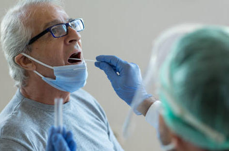 Tests antigéniques Covid-19 : prélèvement salivaire ou pas ?