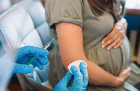 Covid-19 : un taux de vaccination trop bas chez la femme enceinte