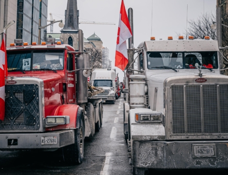 Antivax, antipass : le mouvement canadien de protestation gagne la France