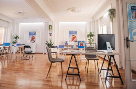 Vaccination anti-Covid-19 : avec la fin des centres, les pharmaciens repartent en campagne