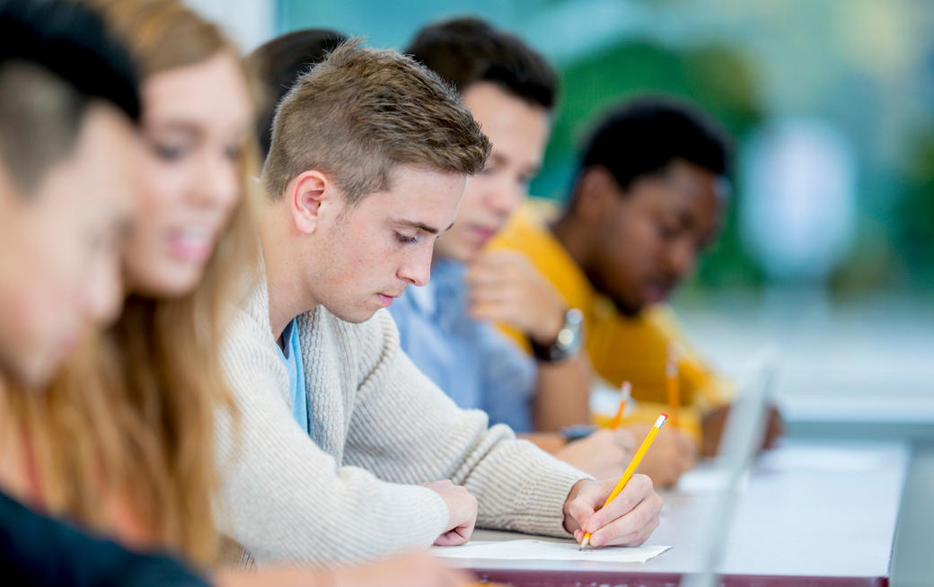 PharmagoraPlus : notre débat « Quelle évolution pour la formation des pharmaciens et des préparateurs ? »