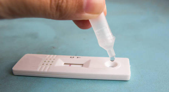 Tests Covid-19 : la baisse s&rsquo;intensifie encore et encore…