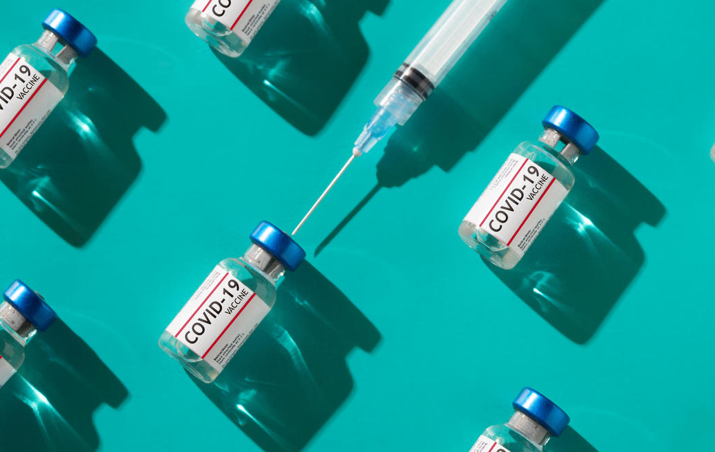 Vaccination anti-Covid-19 : une nouvelle stratégie est-elle possible ?