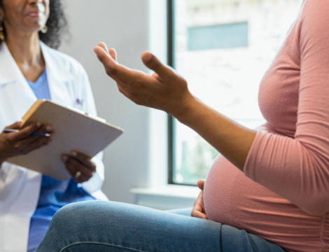 Droit de prescription : une liste élargie pour les sages-femmes