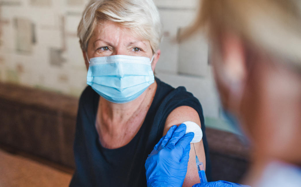 Vaccination anti-Covid-19 : vers un rappel annuel ?