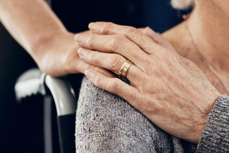 Proches aidants : une santé à risque après le décès du proche