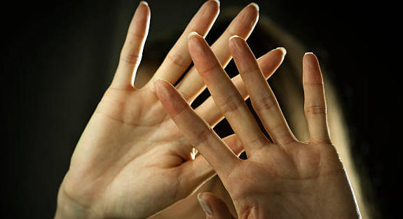 Lutte contre les violences intrafamiliales : la campagne de l’Oise a pris du retard