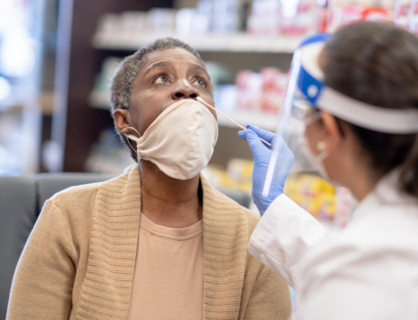 Tests anti-Covid-19 : premiers signes de la décrue de la 7e vague ?