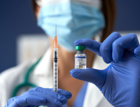 Obligation vaccinale : la HAS et le gouvernement persistent et signent