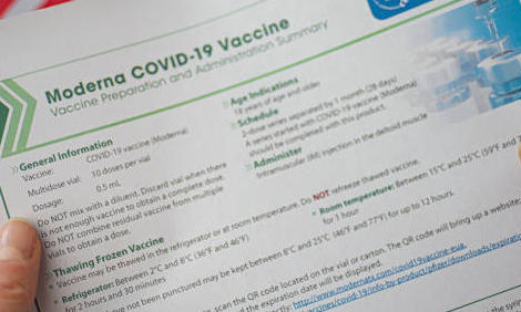 Covid-19 : un premier vaccin adapté au variant omicron