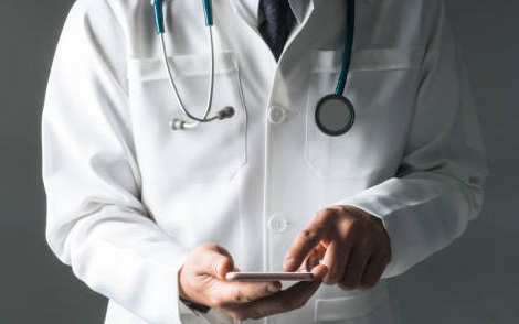 Médecins : dans le secret de leurs revenus complémentaires