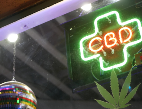 CBD : la vente des fleurs et feuilles de cannabis sans propriétés stupéfiantes est autorisée