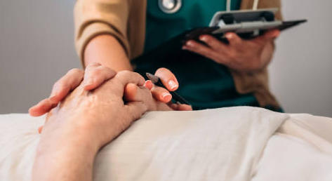 Covid-19 et décès : que se passe-t-il 6 mois après l’infection ?