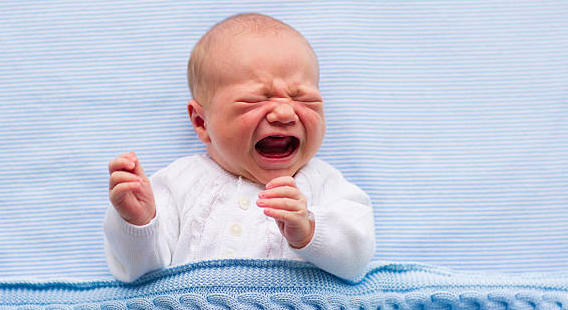 Moins de bébés : c’est pas que du bonheur !